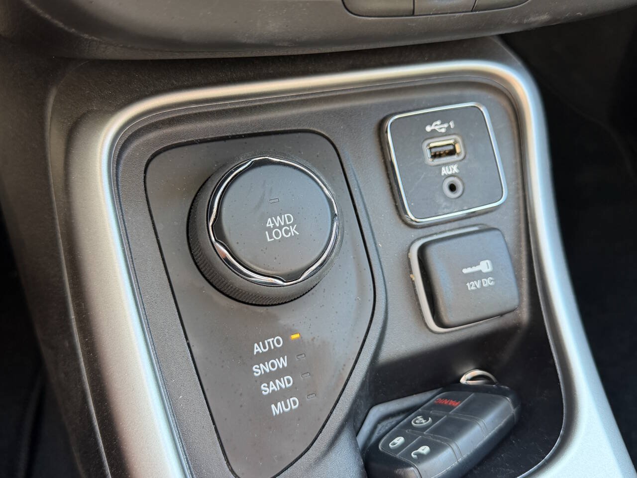 Used 2020 Jeep Compass Sport AWD/4WD image 27