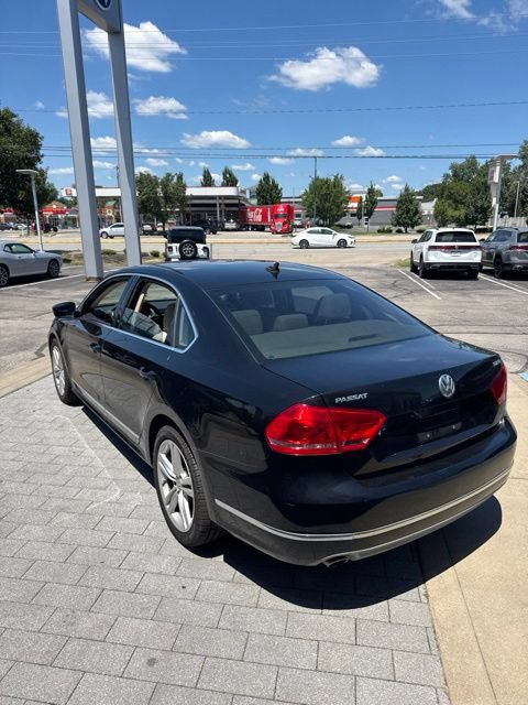Used 2013 Volkswagen Passat TDI SEL Premium FWD image 10