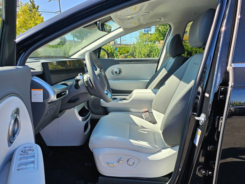 New 2026 Hyundai Ioniq 9 SEL image 16