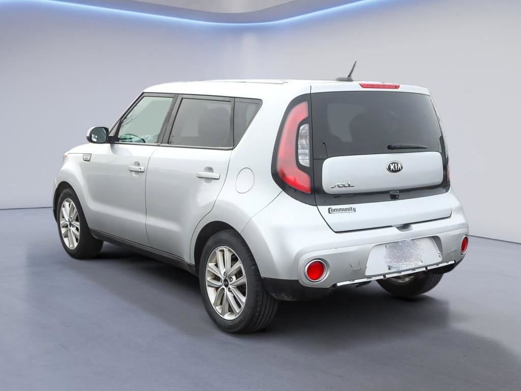 Used 2018 Kia Soul + image 5