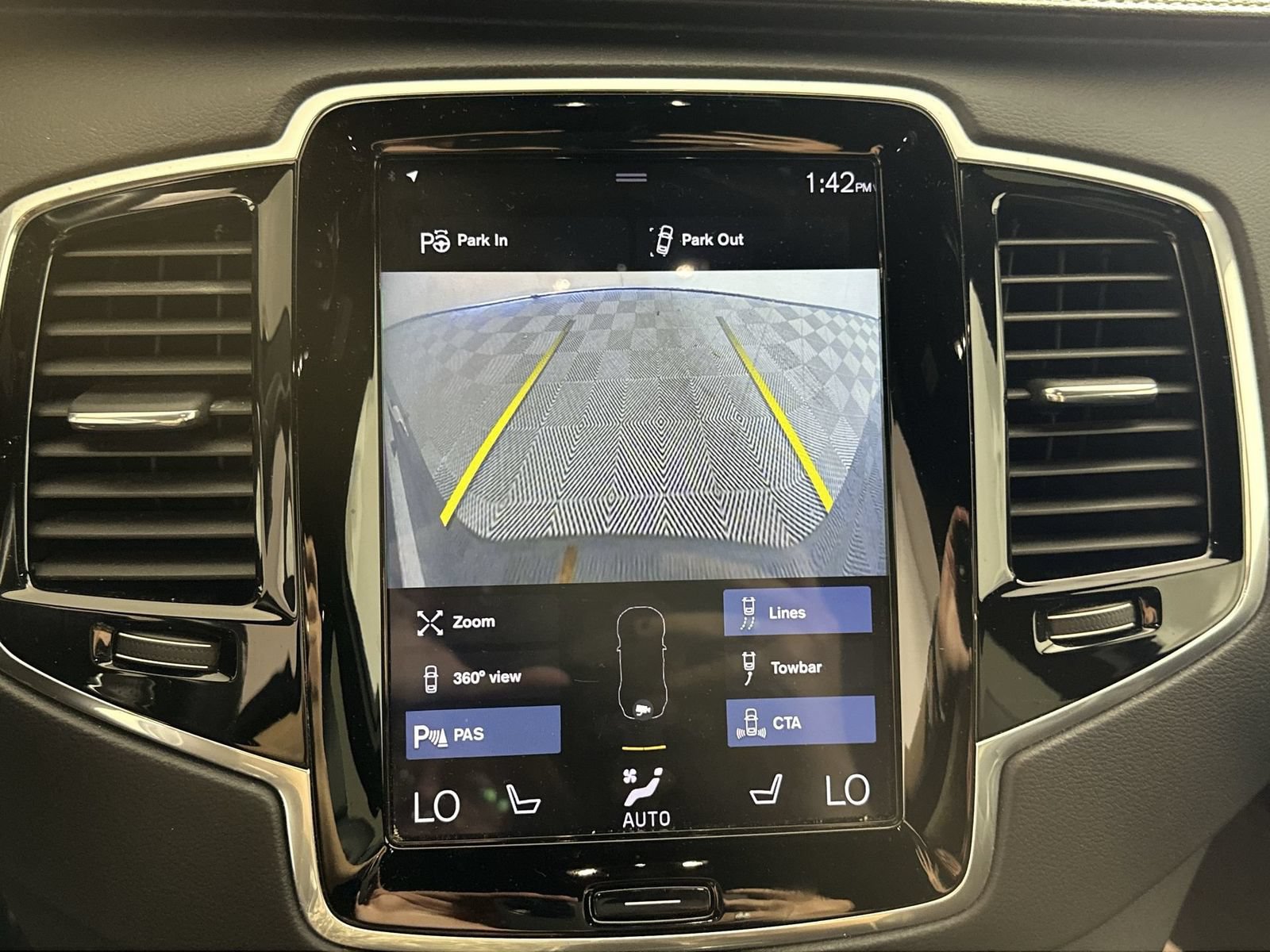 Used 2019 Volvo XC90 T6 R-Design w/ Advanced Package AWD/4WD image 17