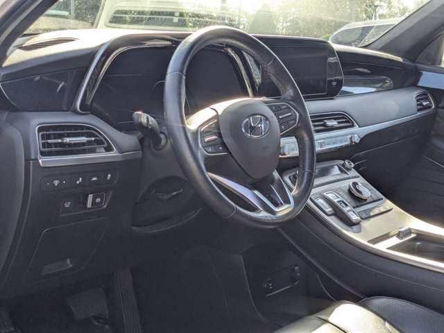 Used 2021 Hyundai Palisade Calligraphy image 2
