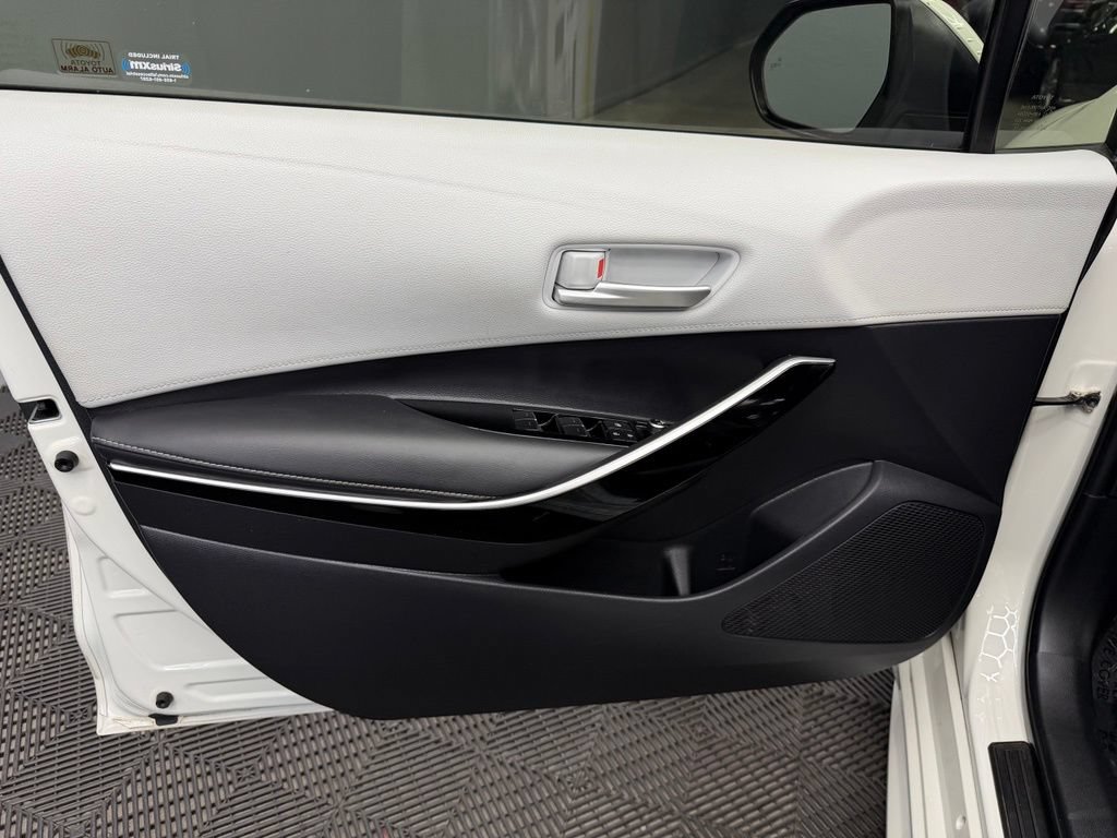 Used 2019 Toyota Corolla XSE FWD image 35