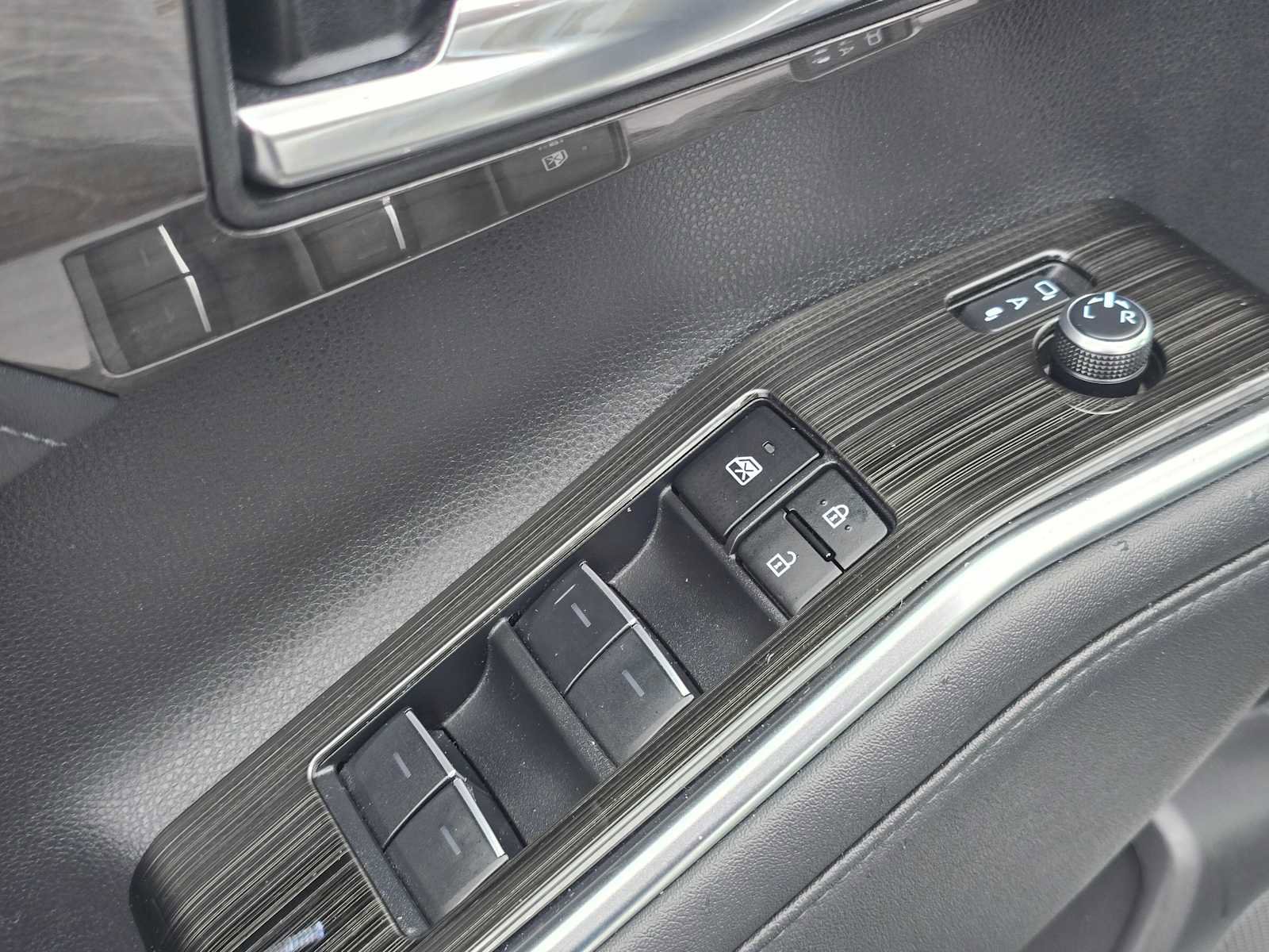 Used 2024 Toyota Highlander Platinum AWD/4WD image 27
