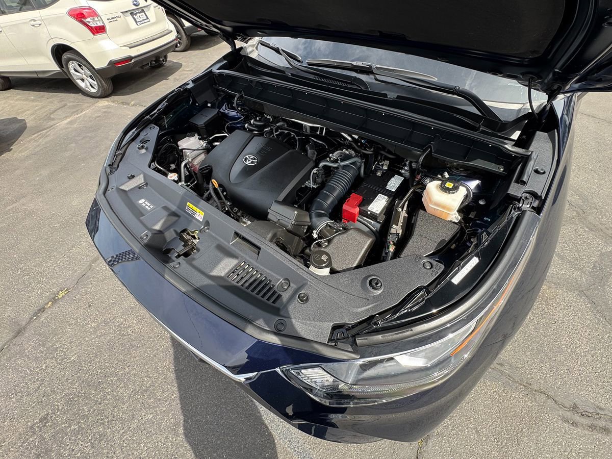 Used 2021 Toyota Highlander Platinum AWD/4WD image 42