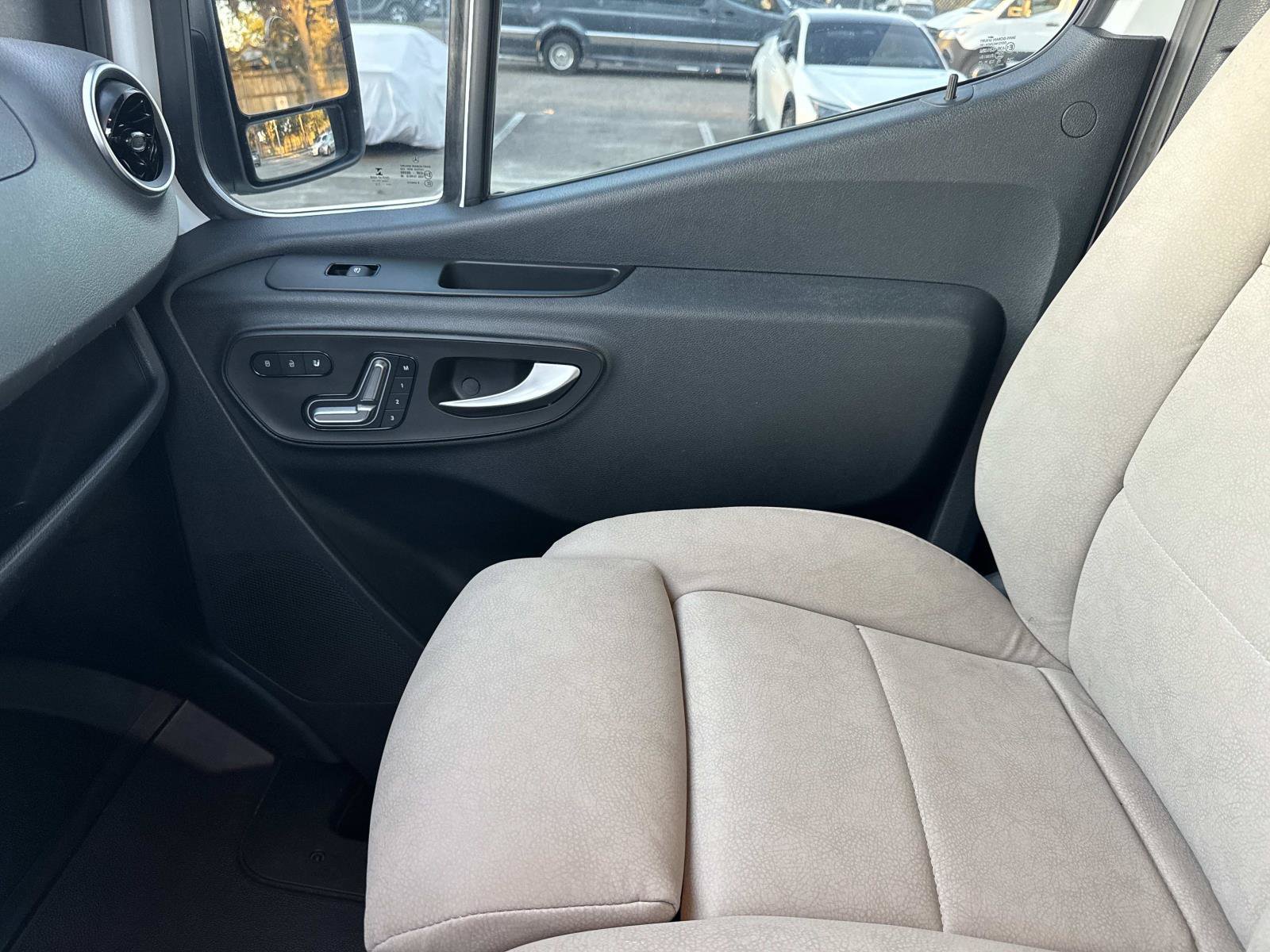 Used 2020 Mercedes-Benz Sprinter 3500 image 39