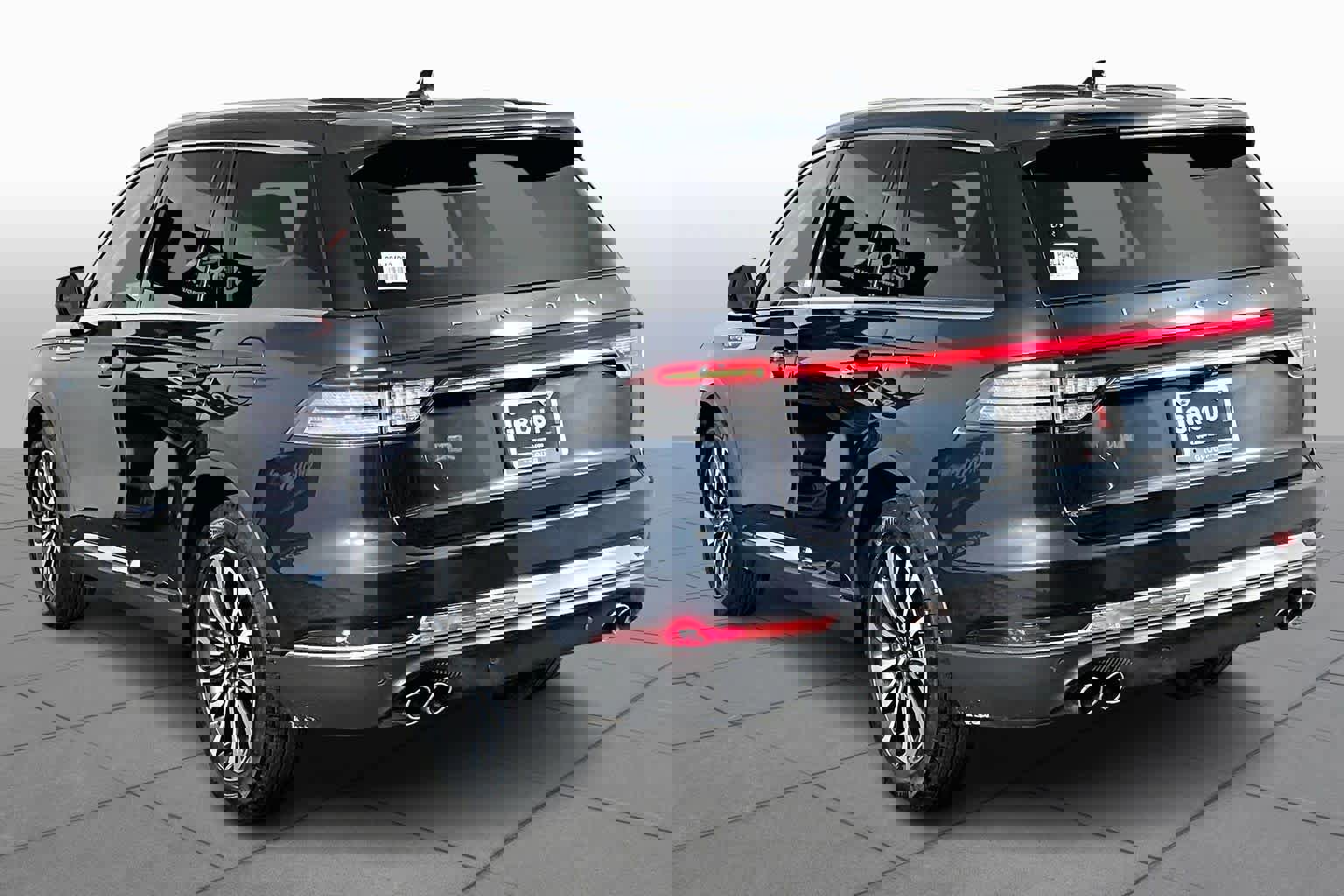 Used 2023 Lincoln Aviator Reserve image 11