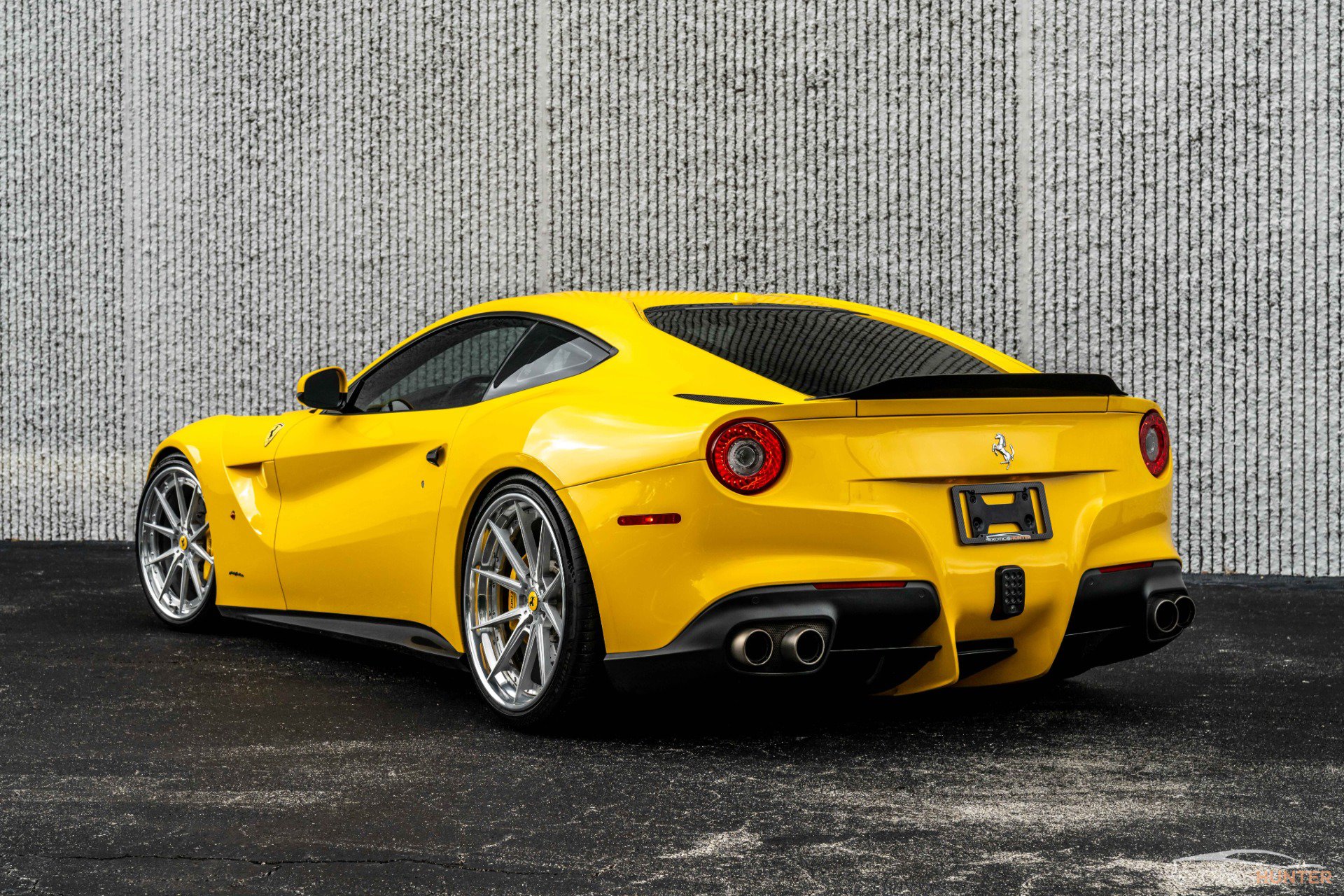 Used 2014 Ferrari F12 Berlinetta RWD image 9