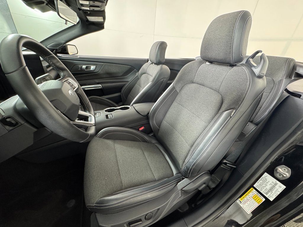 Used 2024 Ford Mustang Convertible image 15