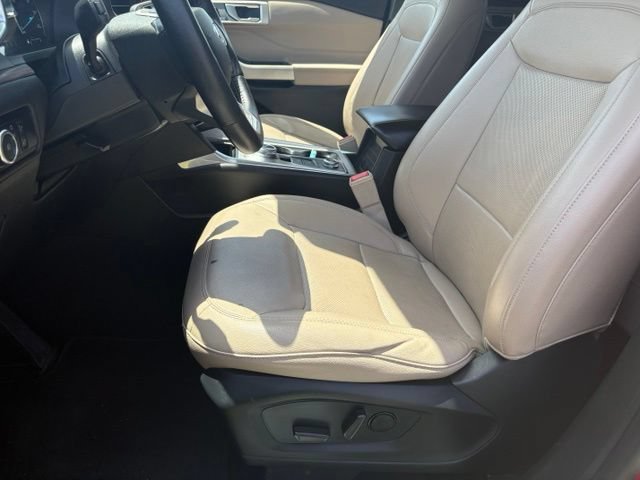 Used 2023 Ford Explorer Limited AWD/4WD image 10