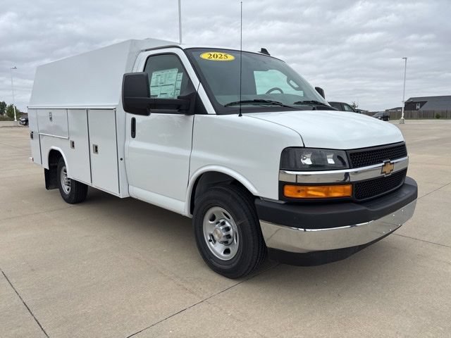 New 2025 Chevrolet Express 3500 w/ Power Convenience Package RWD image 32