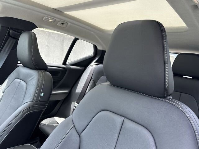 New 2024 Volvo XC40 B5 Plus w/ Climate Package image 20