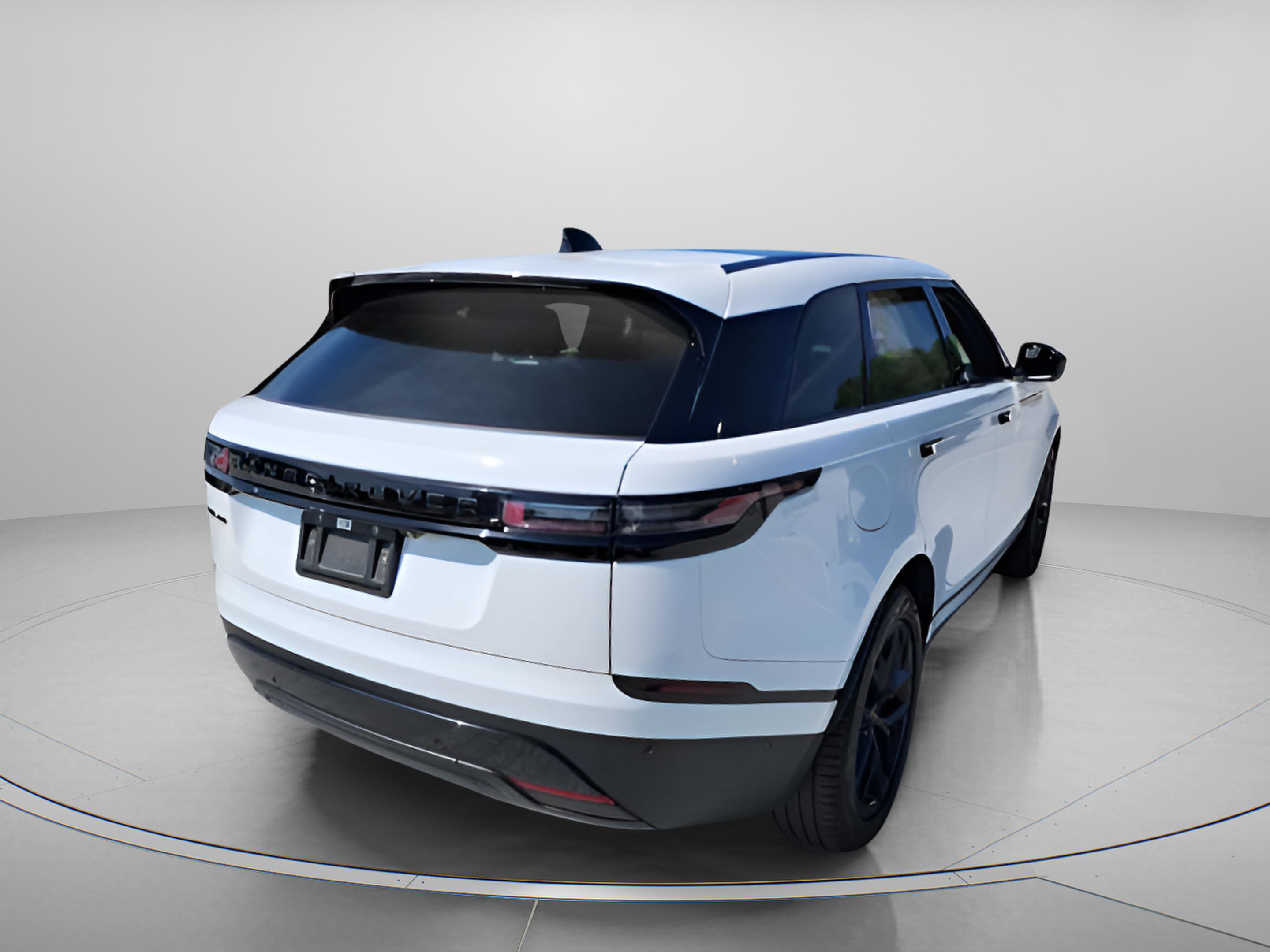 Used 2025 Land Rover Range Rover Velar S AWD/4WD image 6