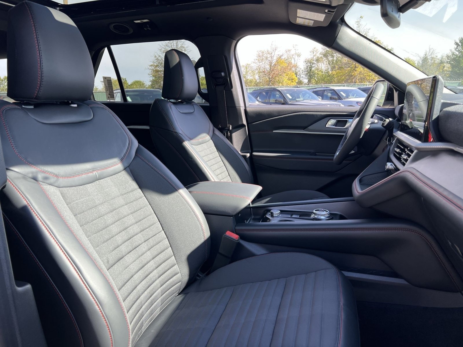 New 2027 Ford Explorer ST-Line w/ Premium Package AWD/4WD image 28