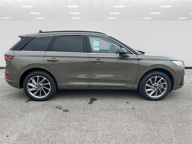 New 2025 Lincoln Corsair Grand Touring image 2