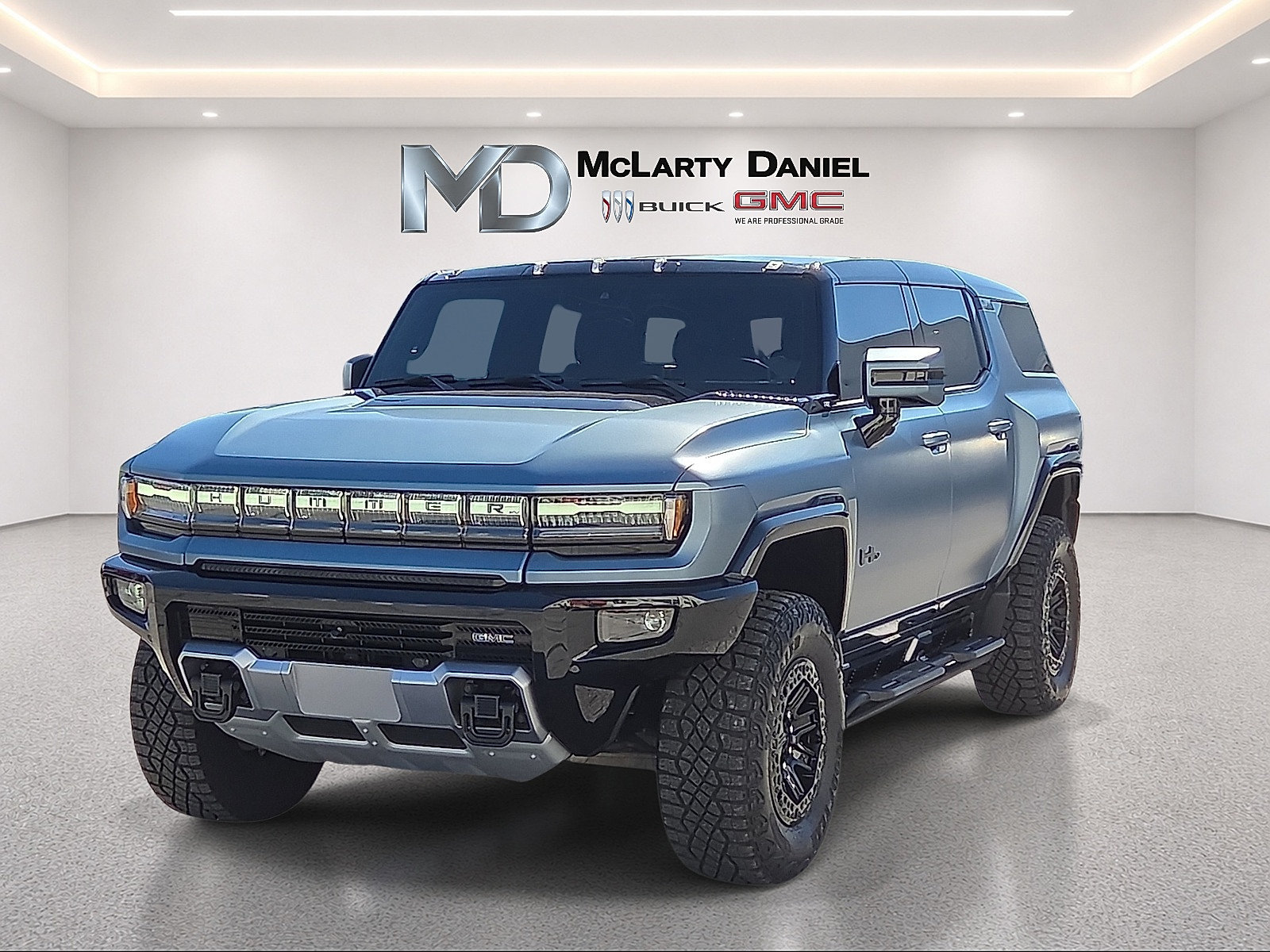 Used 2024 GMC Hummer EV 3X w/ Omega Edition AWD/4WD image 3