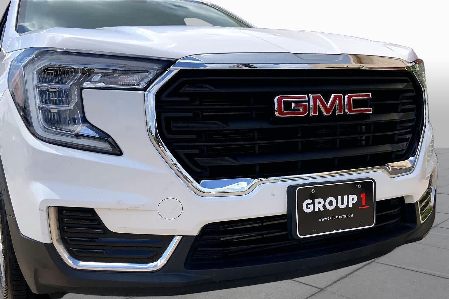 Used 2024 GMC Terrain SLE FWD image 28
