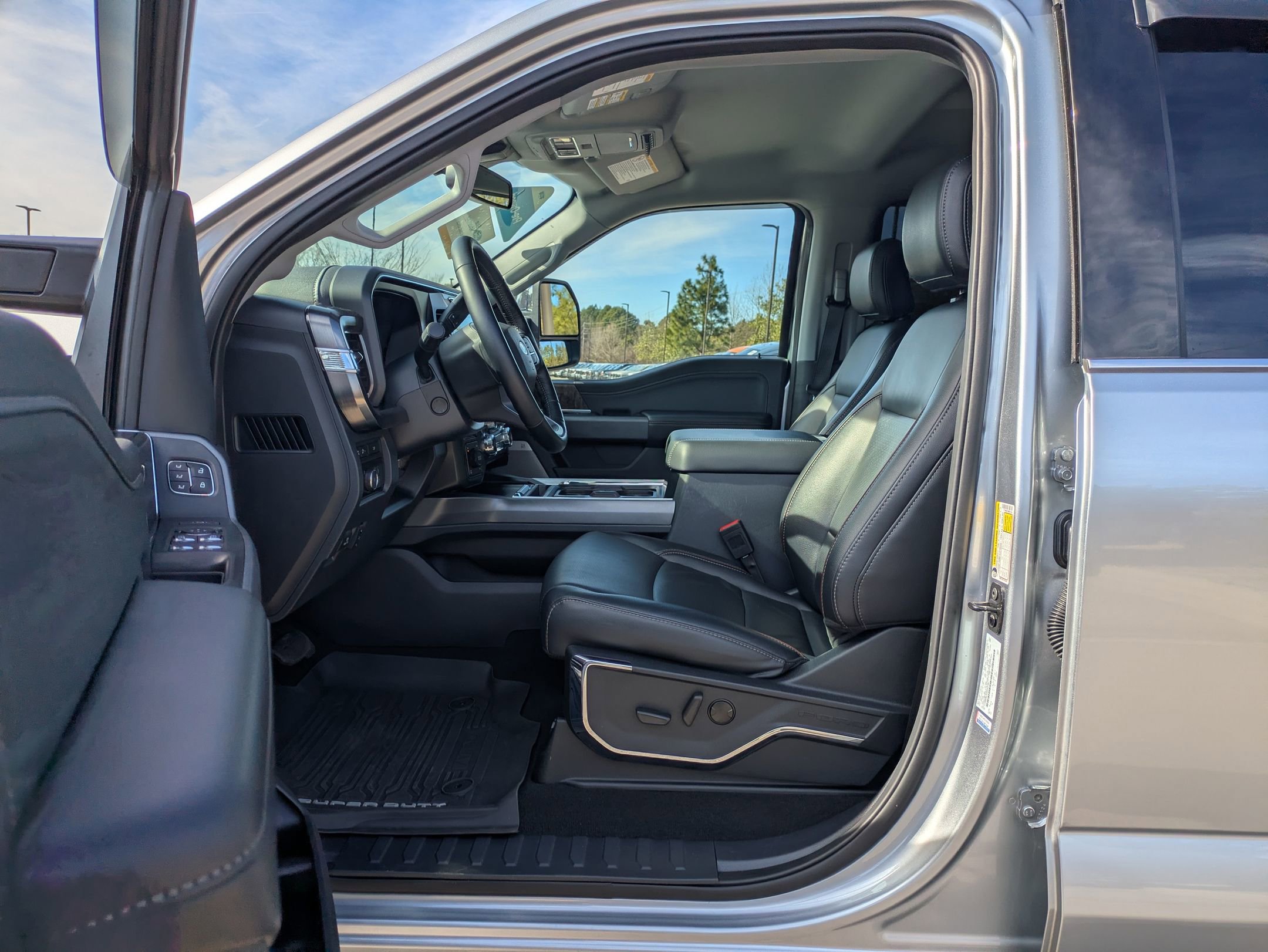 Certified 2024 Ford F350 Lariat w/ Chrome Package image 13