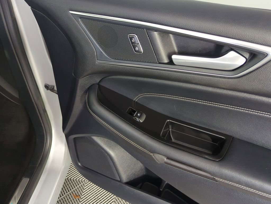 Used 2018 Ford Edge Titanium w/ Equipment Group 301A image 35