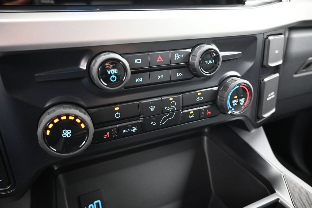 New 2026 Ford F250 XLT w/ XLT Premium Package AWD/4WD image 16