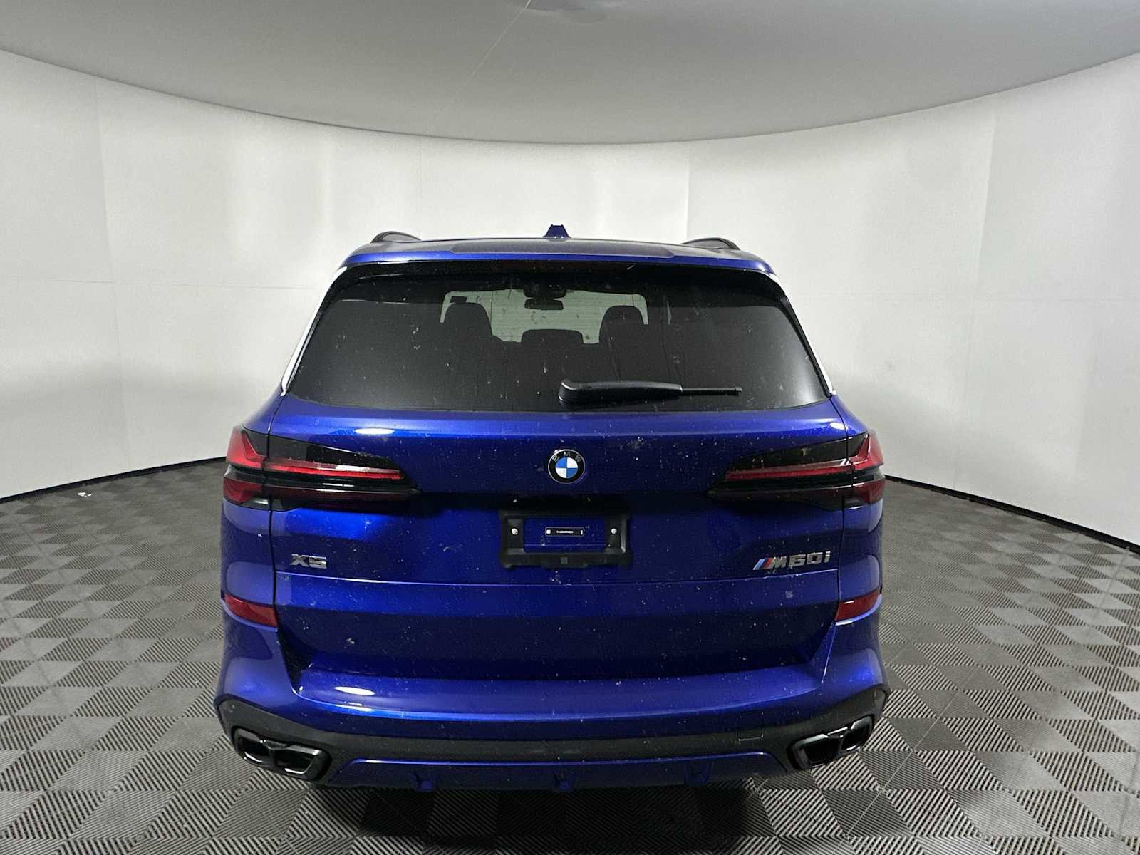New 2026 BMW X5 M60i w/ Executive Package image 2