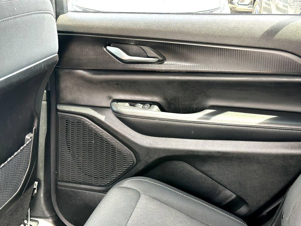 Used 2023 Jeep Grand Cherokee L Laredo w/ Luxury Tech Group I AWD/4WD image 21