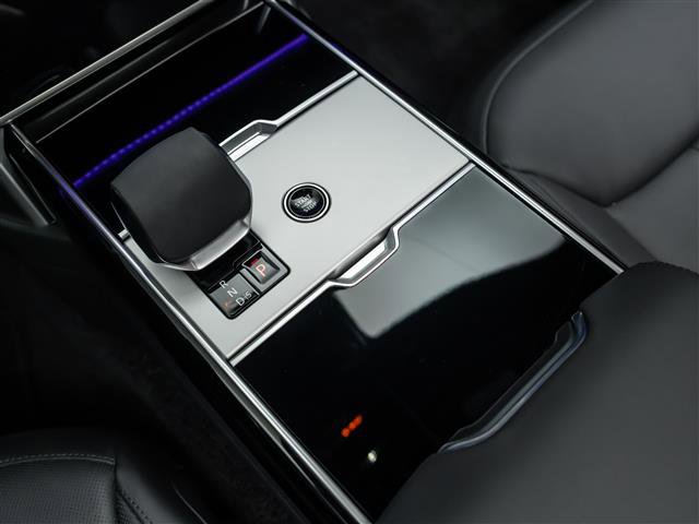 Used 2025 Land Rover Range Rover SE image 27