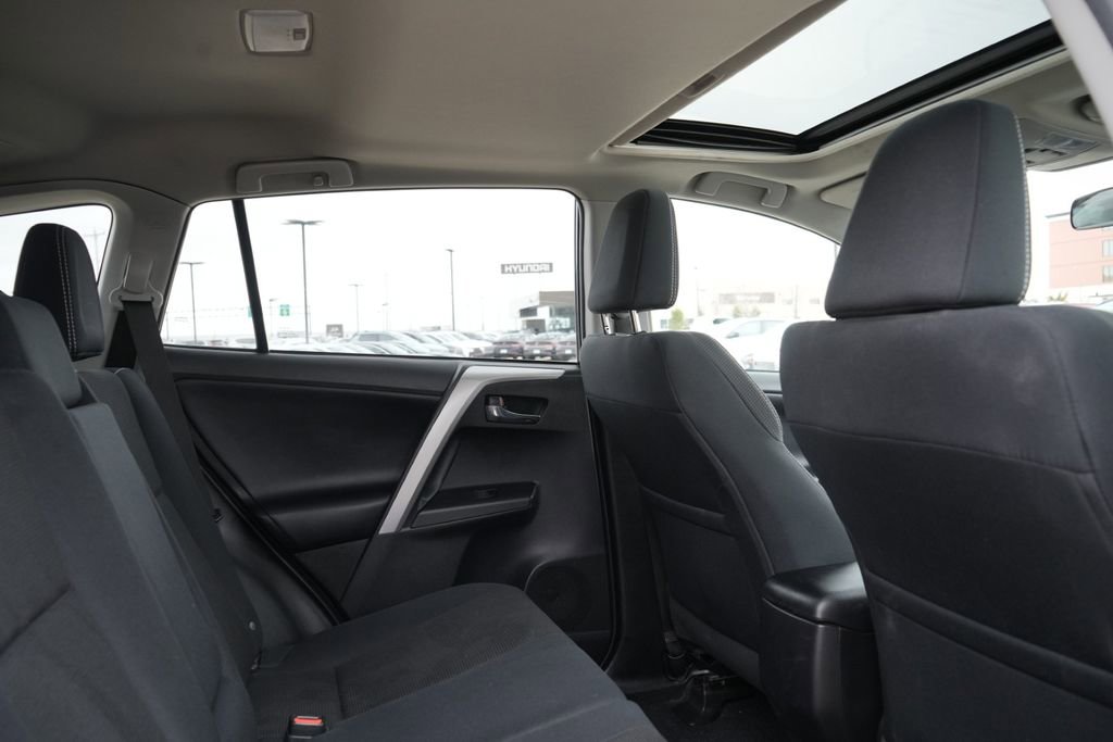 Used 2016 Toyota RAV4 XLE image 16