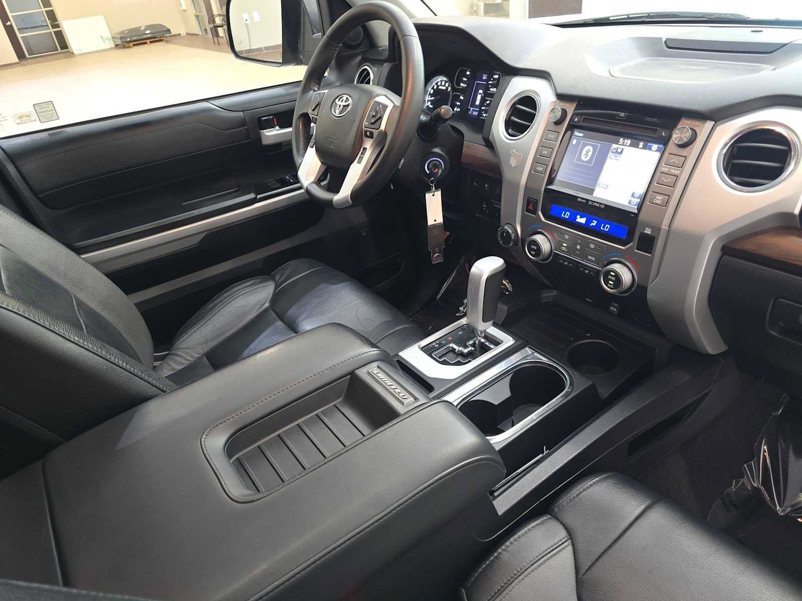Used 2019 Toyota Tundra Limited w/ Limited Premium Package AWD/4WD image 29