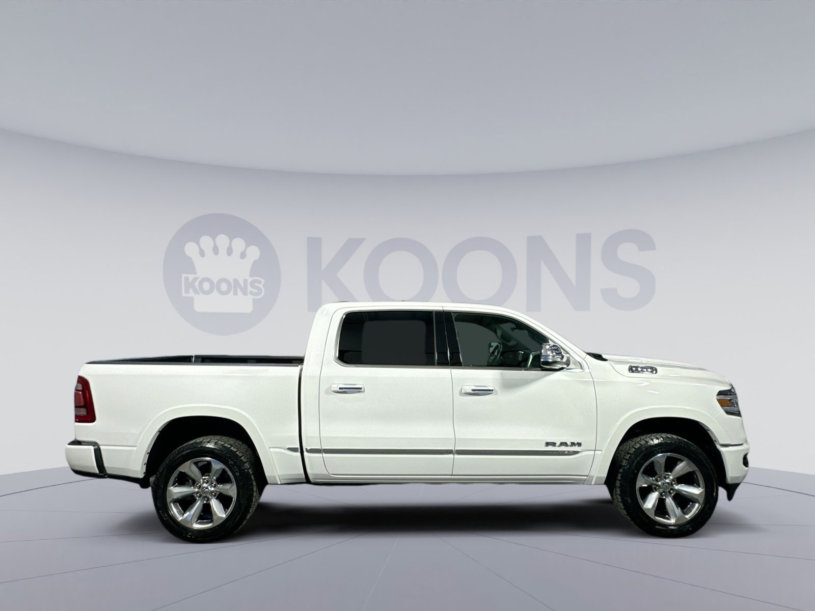 Used 2021 RAM 1500 Limited w/ Body Color Bumper Group image 8