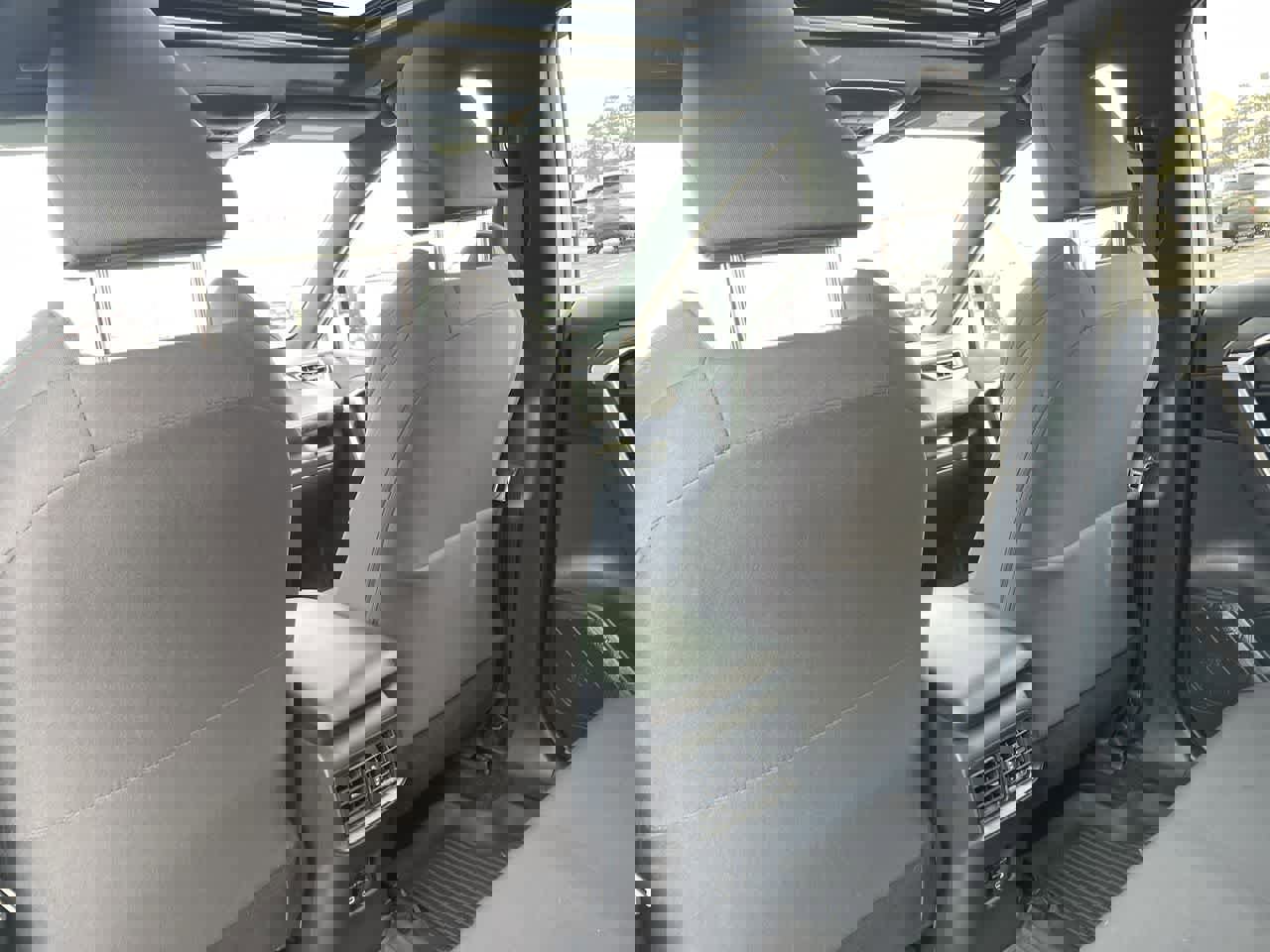 Used 2023 Toyota RAV4 SE image 20