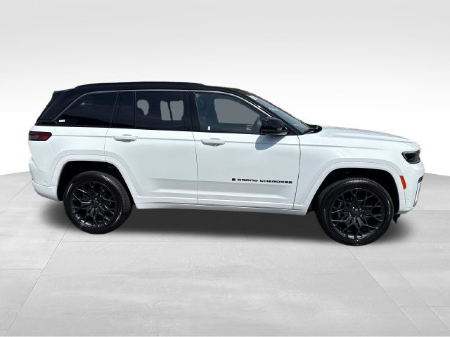 New 2026 Jeep Grand Cherokee Summit w/ Obsidian Package AWD/4WD image 8