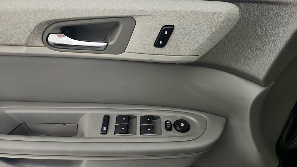 Used 2015 Chevrolet Traverse LS FWD image 22