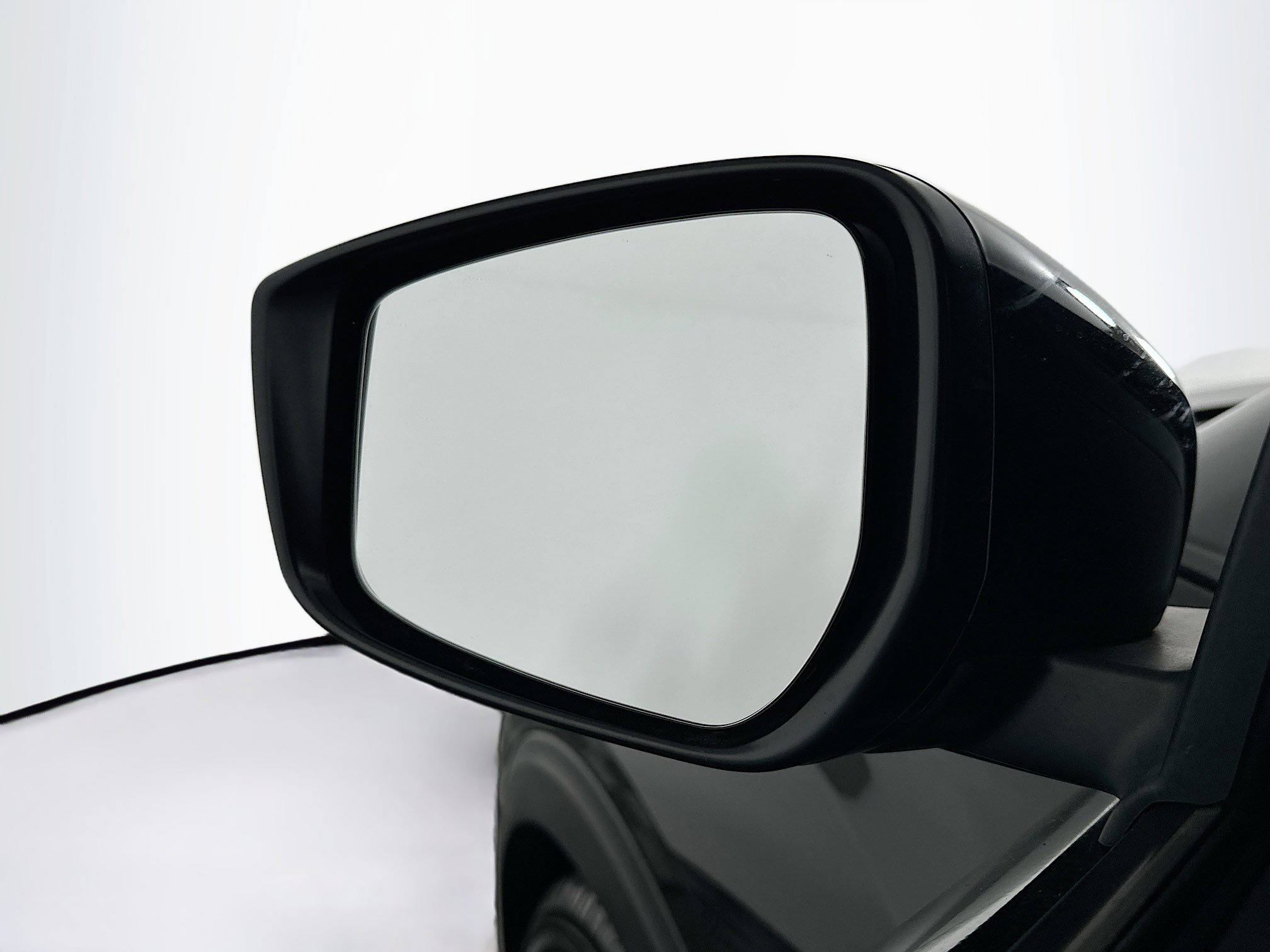 Used 2023 Nissan Kicks SR image 16