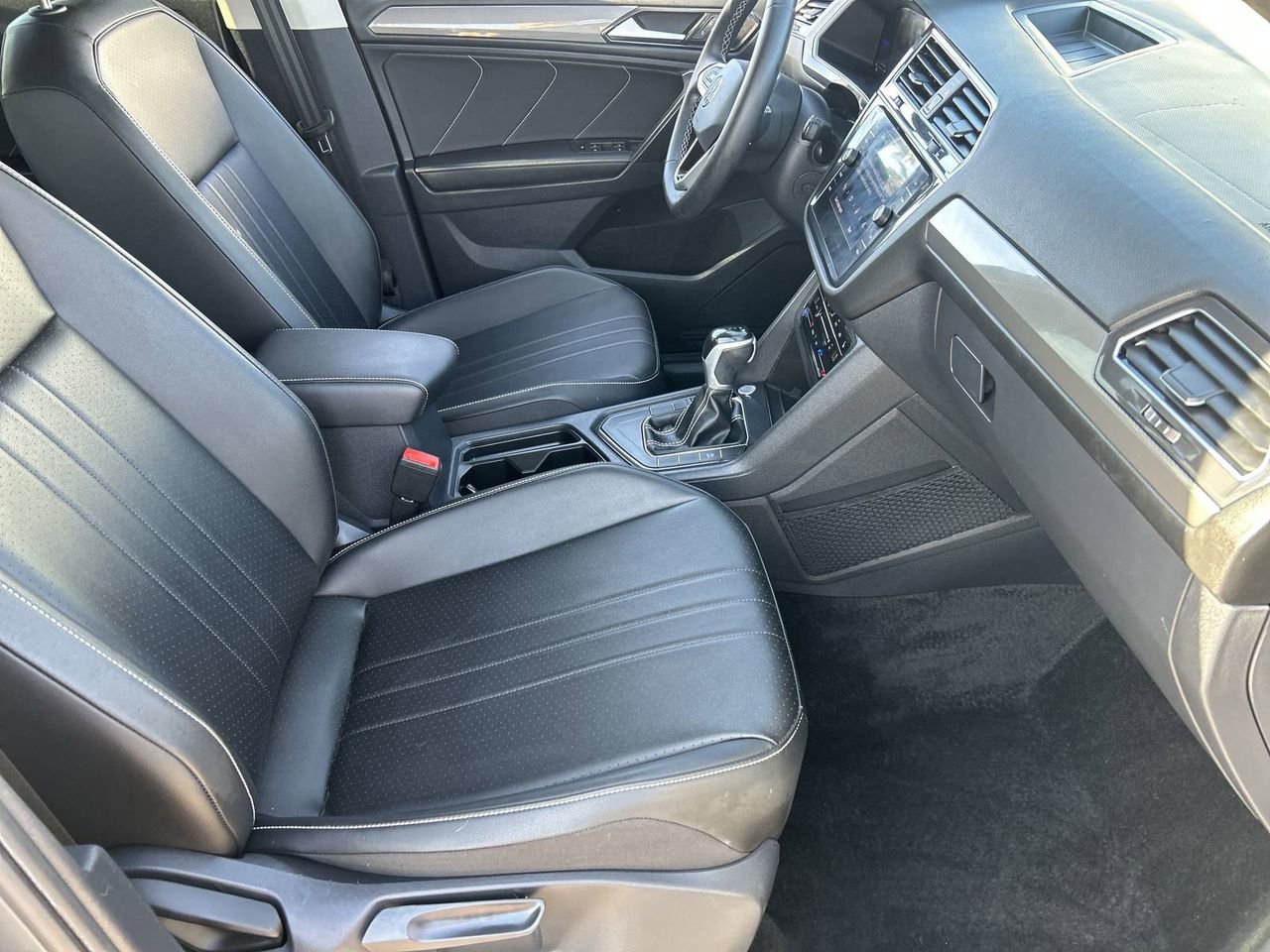 Certified 2023 Volkswagen Tiguan SE FWD image 9