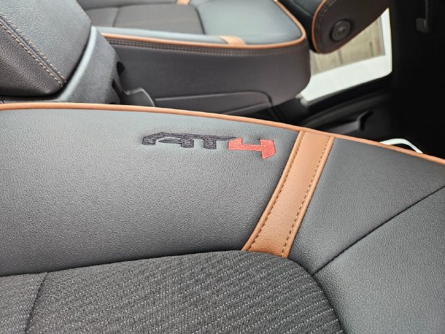 New 2026 GMC Canyon AT4 AWD/4WD image 25