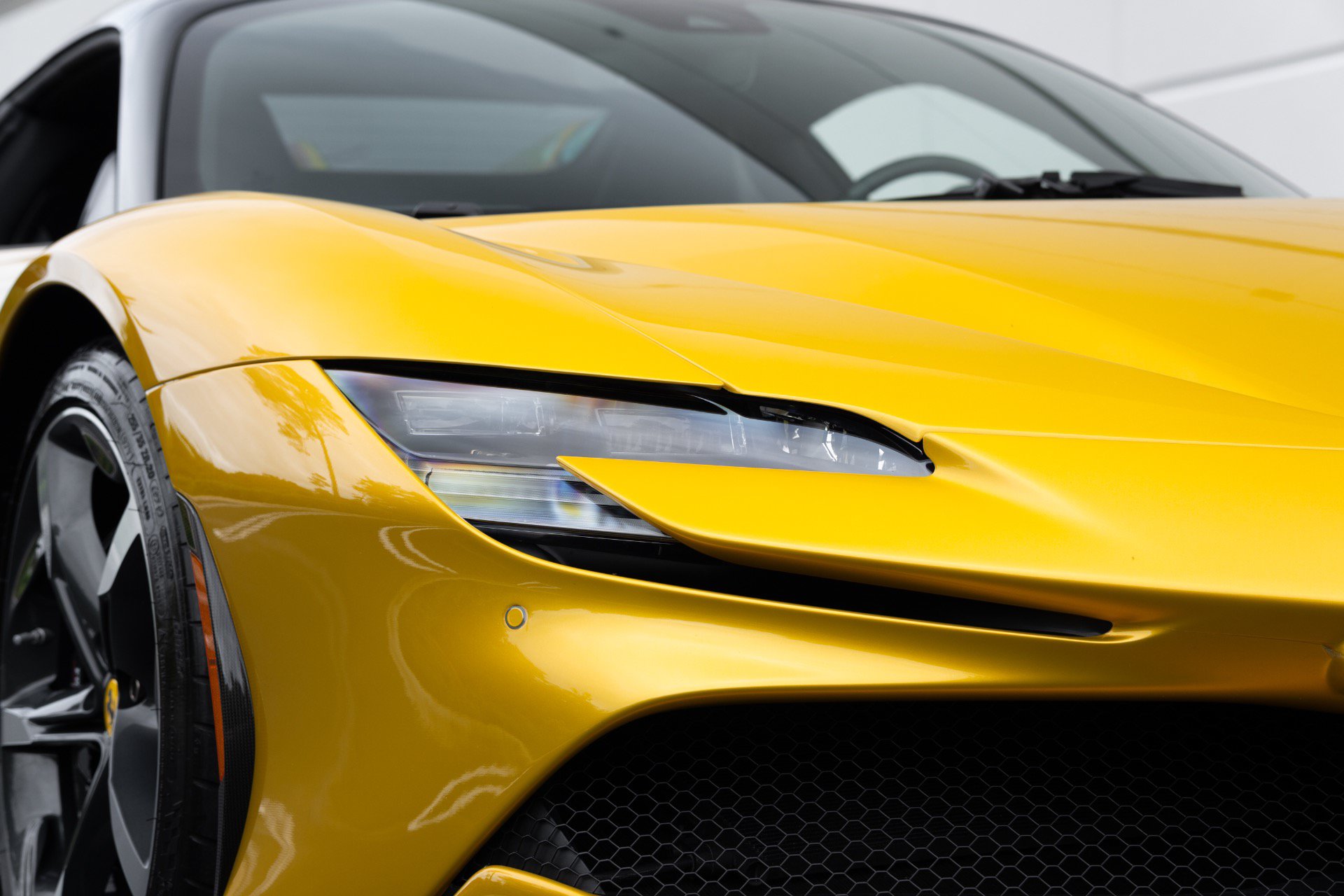 Used 2022 Ferrari SF90 Spider AWD/4WD image 15