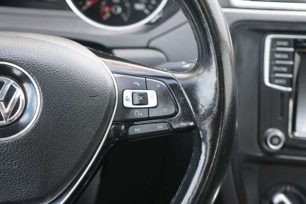 Used 2017 Volkswagen Jetta SE FWD image 15