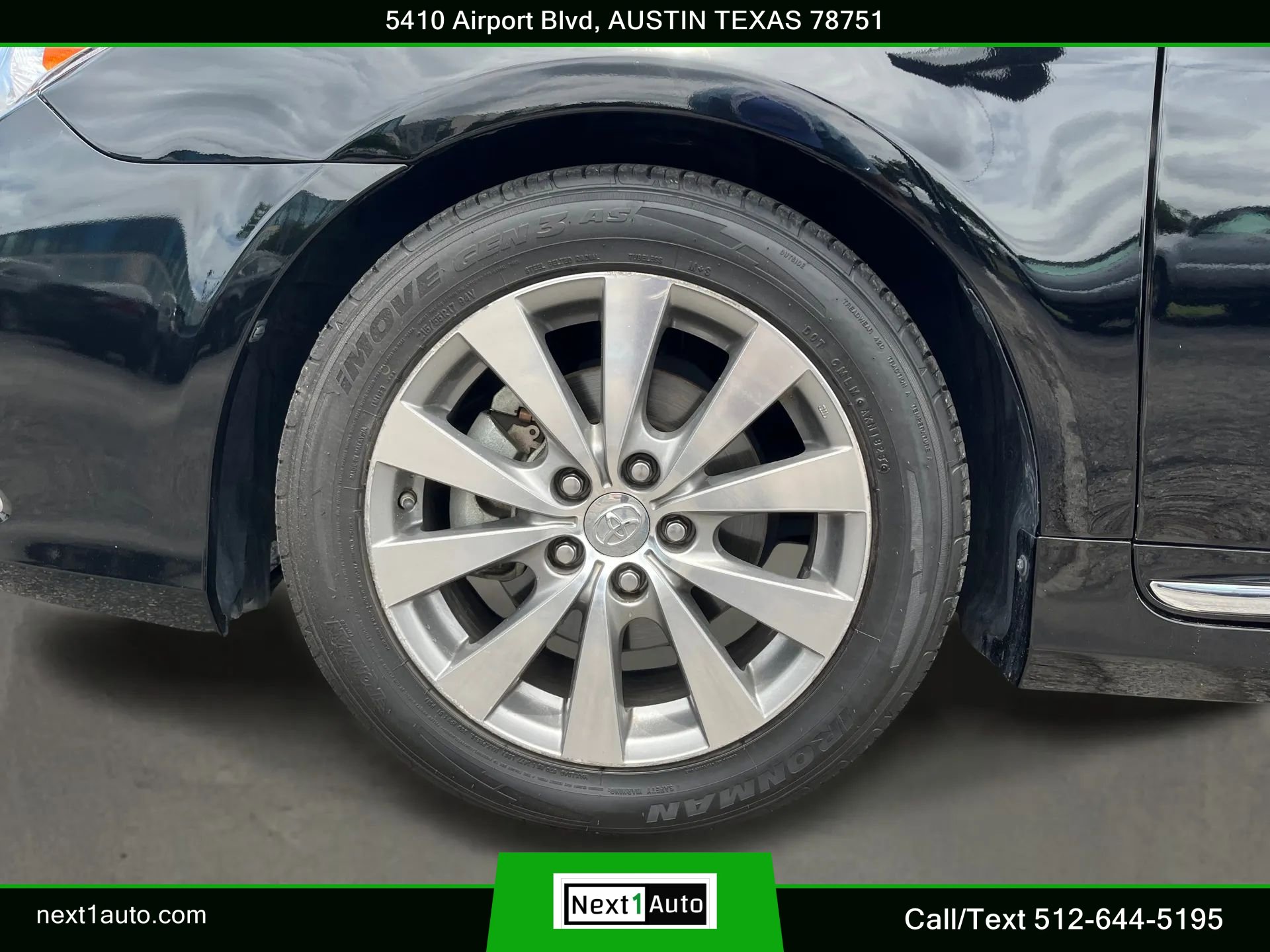 Used 2011 Toyota Avalon Limited FWD image 38