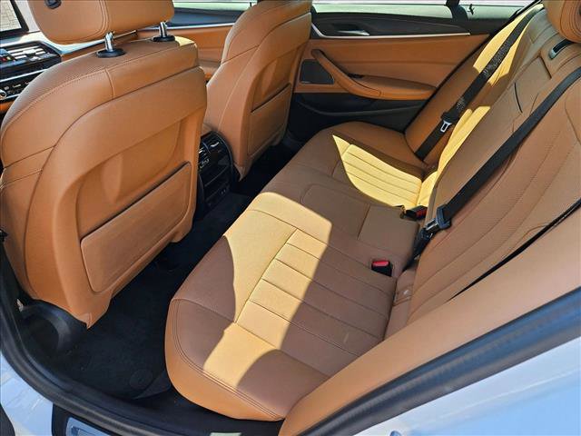 Used 2023 BMW 530i w/ Premium Package RWD image 18