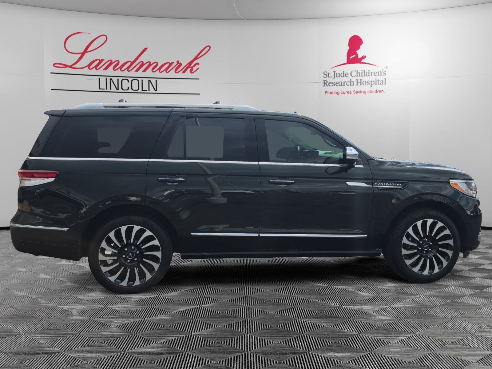 Certified 2022 Lincoln Navigator Black Label AWD/4WD image 6