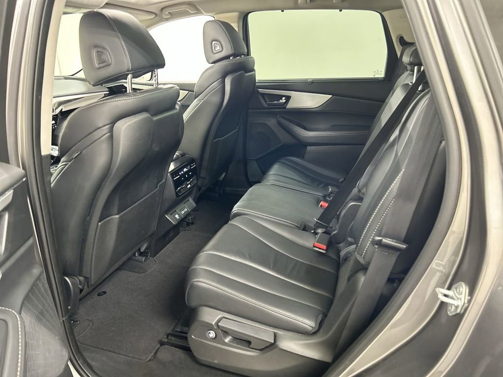 Used 2024 Acura MDX SH-AWD w/ Technology Package image 21