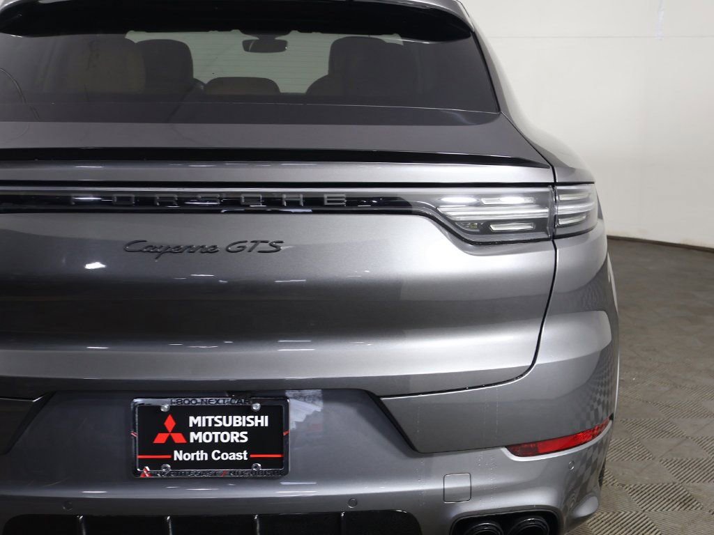 Used 2021 Porsche Cayenne GTS w/ Premium Package Plus AWD/4WD image 18