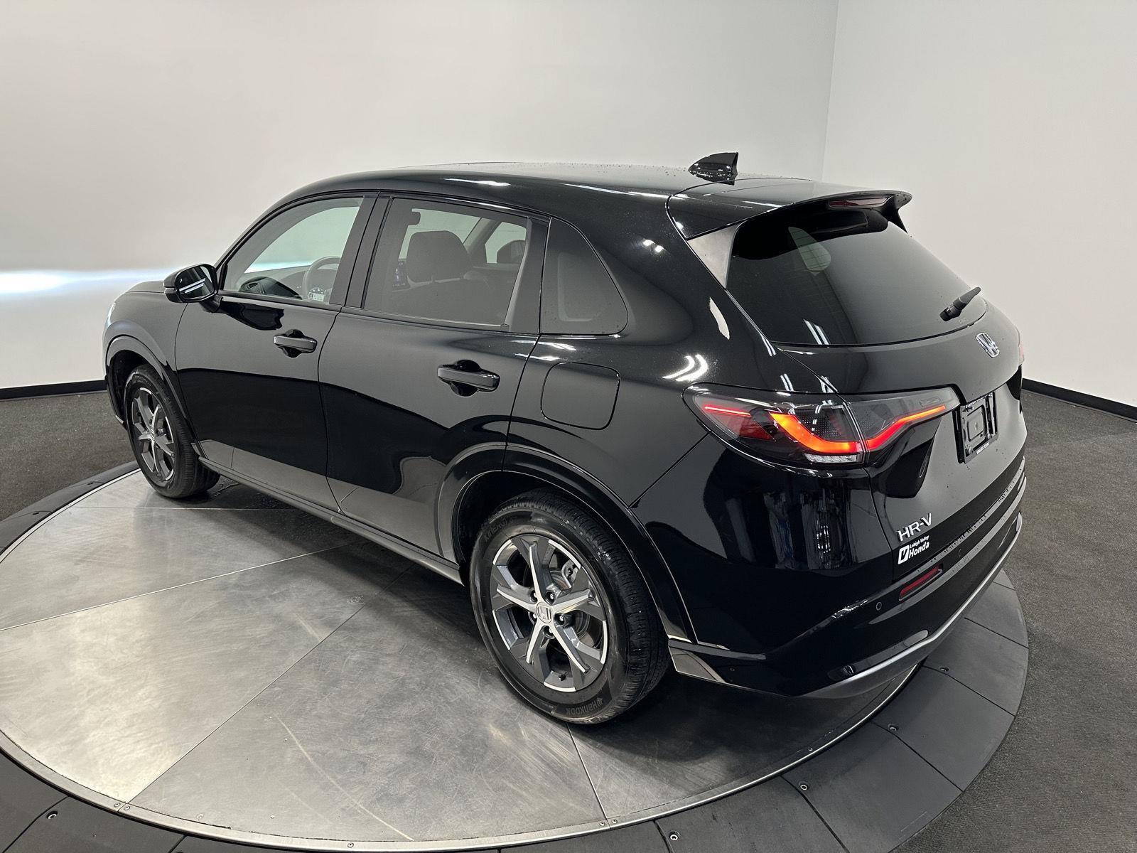 Certified 2024 Honda HR-V EX-L image 5
