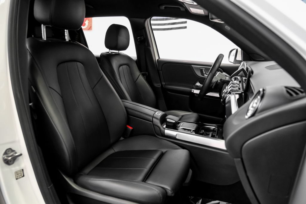 Used 2021 Mercedes-Benz GLB 250 w/ Premium Package image 38