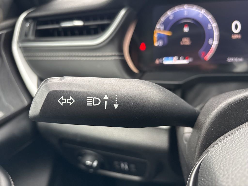 Used 2023 Jeep Grand Cherokee L Laredo image 20