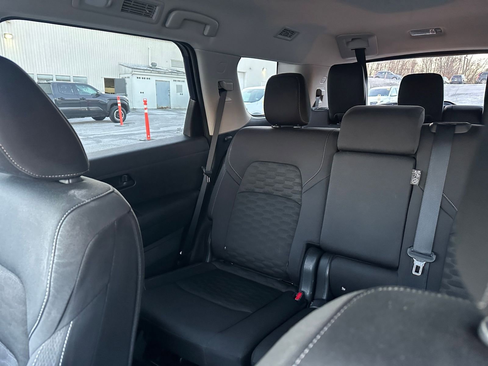 Used 2025 Nissan Pathfinder SV image 40