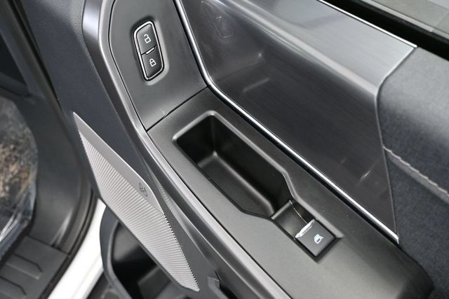 Used 2025 Ford F150 Lariat AWD/4WD image 40