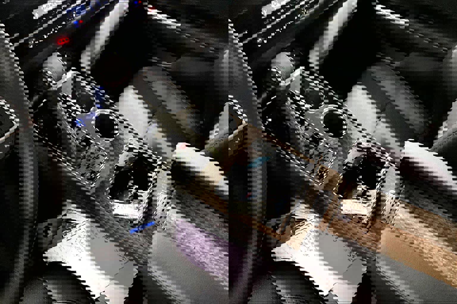 New 2025 Toyota Sienna Platinum image 7