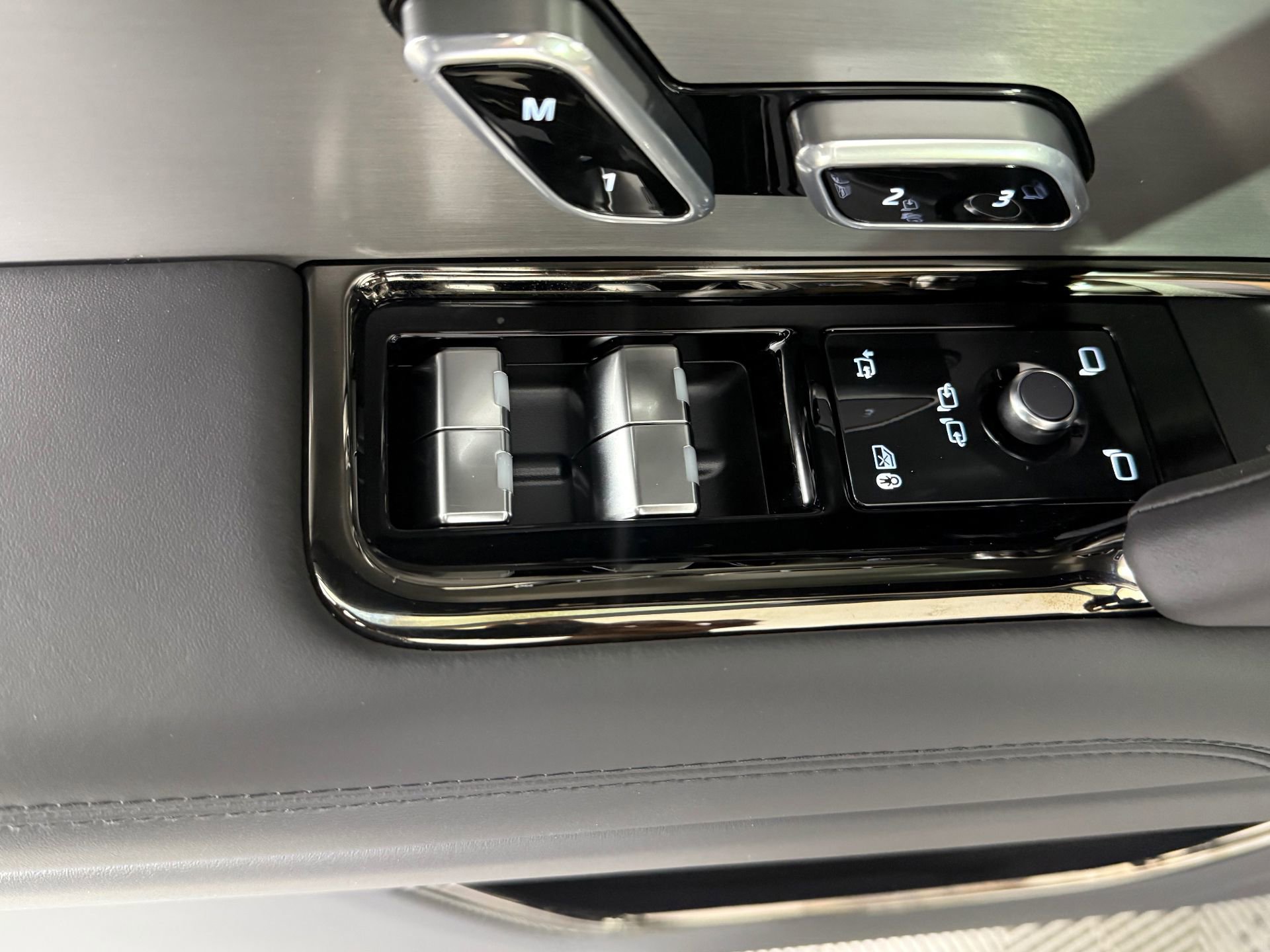 New 2026 Land Rover Range Rover Sport Dynamic SE AWD/4WD image 19
